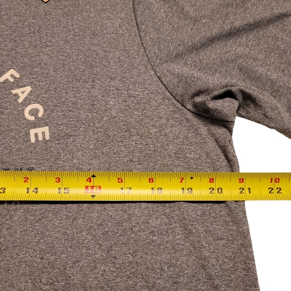 The North Face Men's T-shirt - Picture 3 of 8